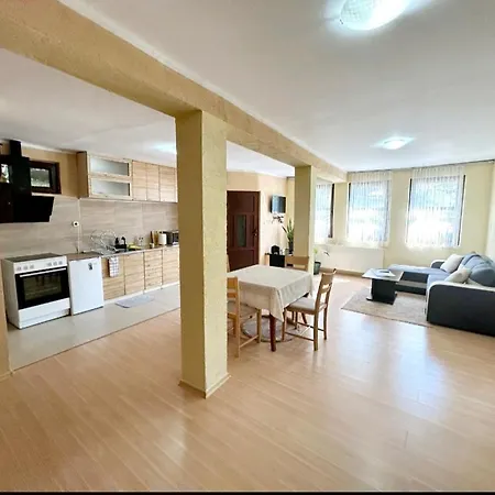 Holiday home авина къща