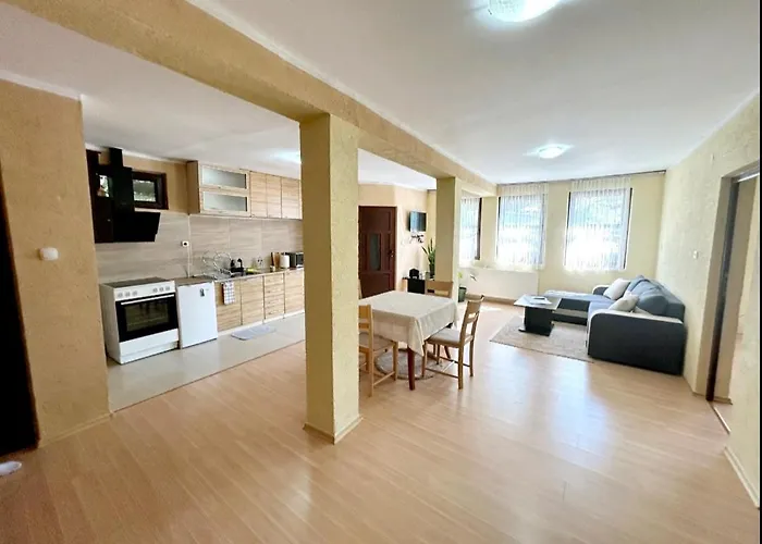 Holiday home авина къща