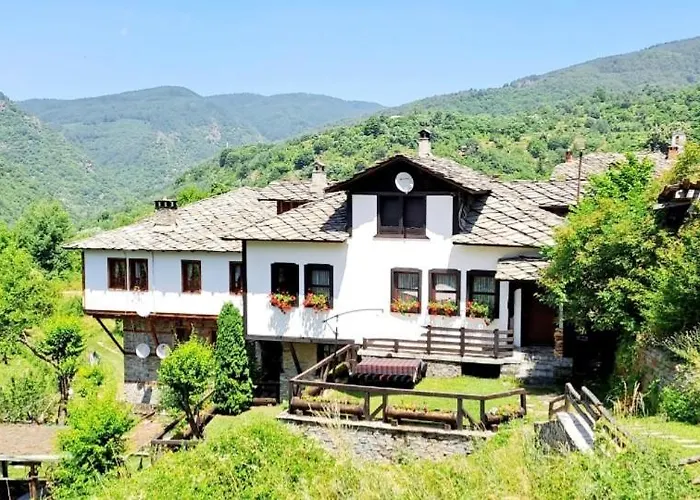 Holiday home авина къща